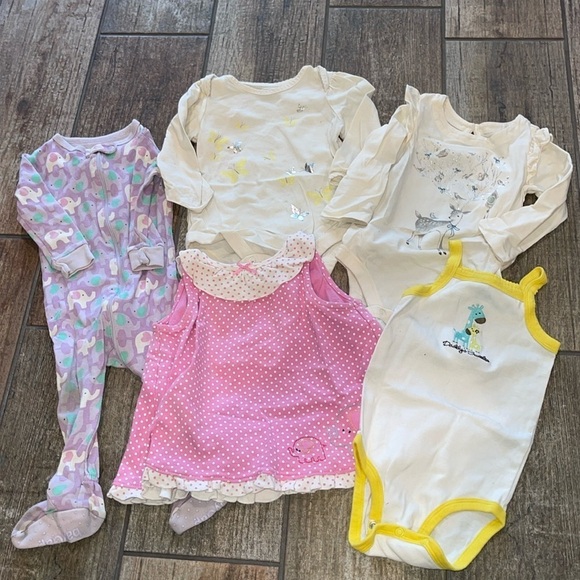 Baby Girl Bundle Assorted Clothing Lot Size 6-12 months - Picture 1 of 4